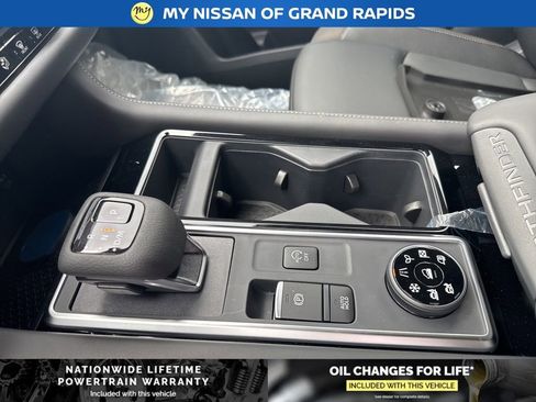 New 2026 Nissan Pathfinder SL image 13