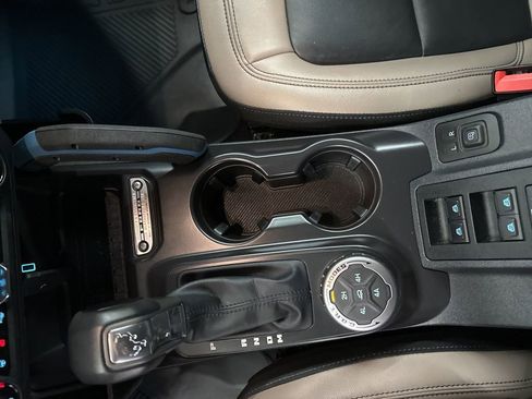 Used 2024 Ford Bronco Wildtrak image 20