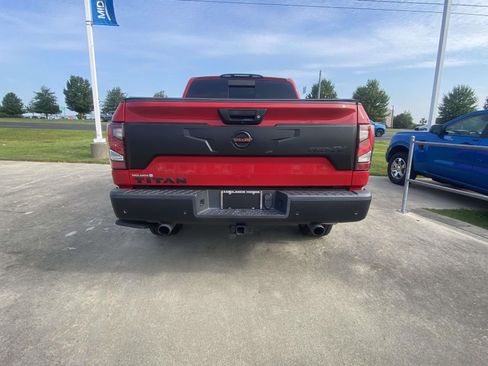 Used 2021 Nissan Titan PRO-4X w/ Pro-4x Convenience Package AWD/4WD image 5