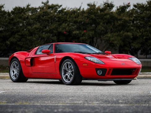 Used 2005 Ford GT RWD image 5