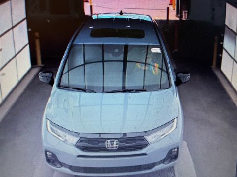 Used 2025 Honda Odyssey Sport-L image 2