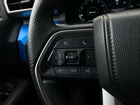 Used 2025 Toyota Tacoma TRD Off-Road image 33