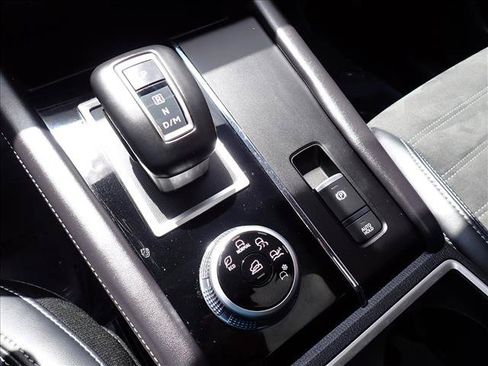 Used 2024 Mitsubishi Outlander SE FWD image 17