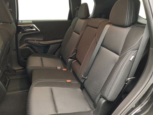 Used 2022 Mitsubishi Outlander ES FWD image 18