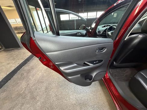 Used 2017 Nissan Leaf SL w/ Premium Package image 19