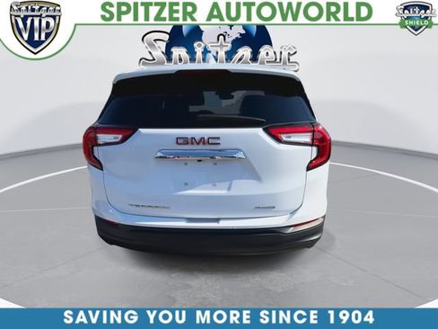 Used 2024 GMC Terrain SLE image 8