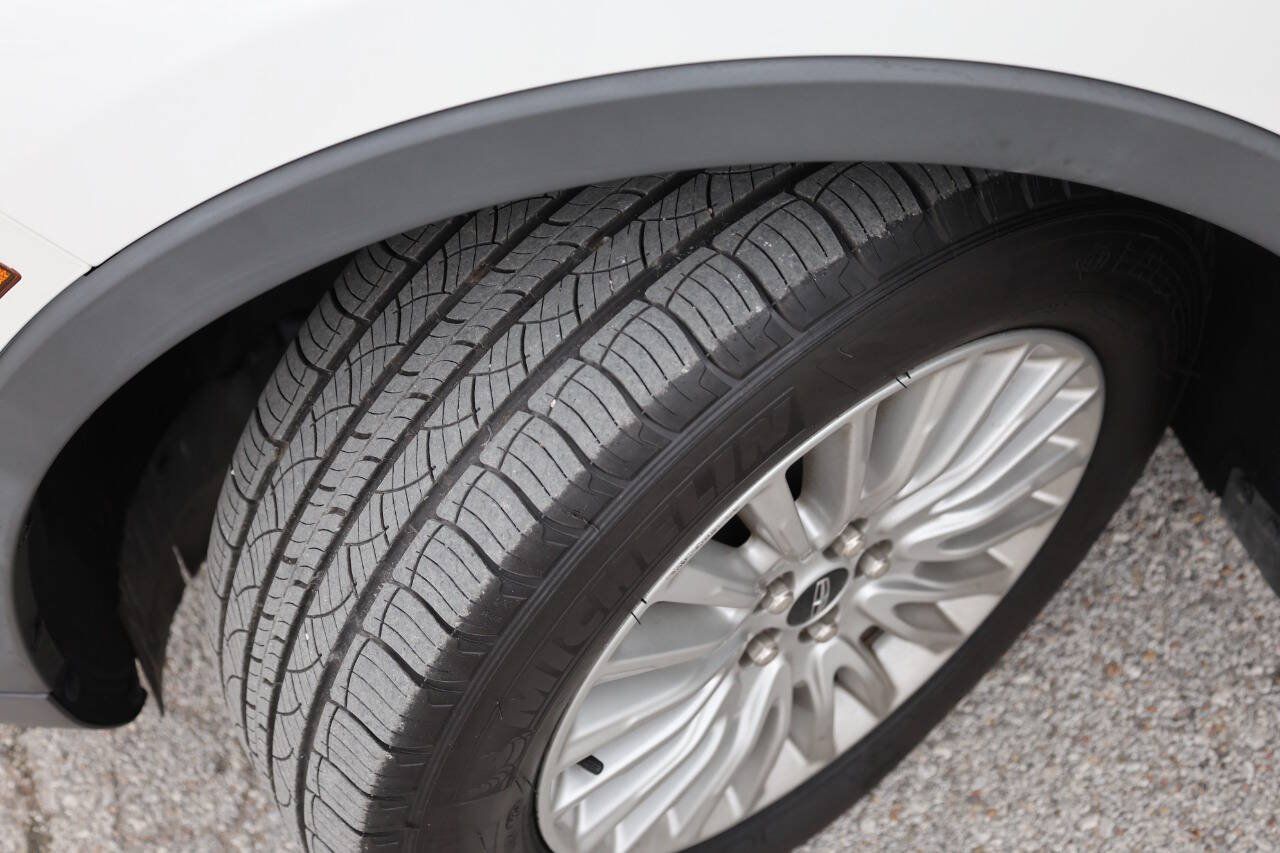 Used 2020 Lincoln Nautilus FWD image 25