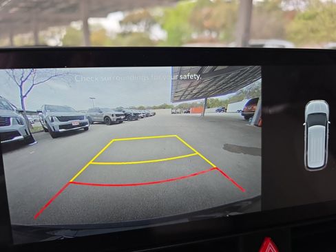 Certified 2025 Kia Carnival EX image 13