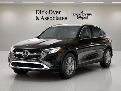 Used 2025 Mercedes-Benz GLC 300 image 29