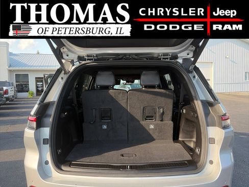 Used 2025 Jeep Grand Cherokee L Limited w/ Black Appearance Package AWD/4WD image 23