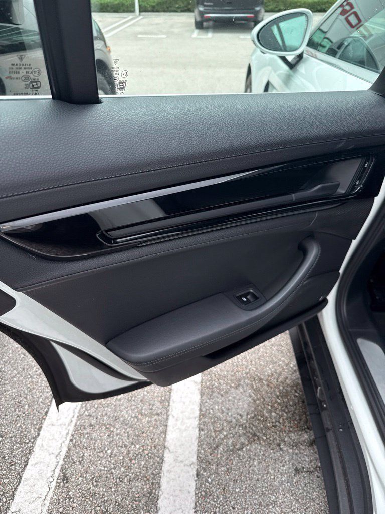Certified 2025 Porsche Panamera RWD image 11