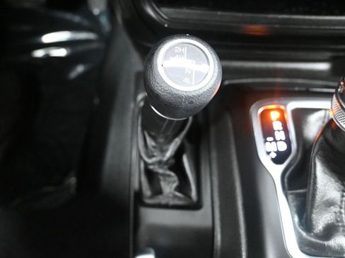 Used 2022 Jeep Wrangler Unlimited Sport image 22