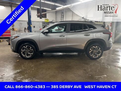 Used 2024 Chevrolet Trax LT w/ Driver Confidence Package image 2