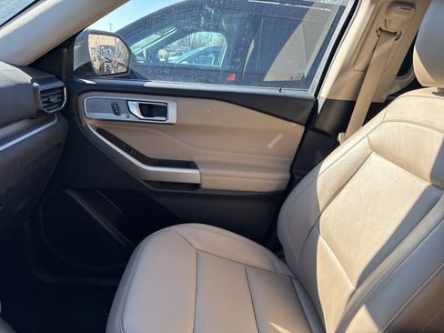 Used 2023 Ford Explorer XLT w/ Equipment Group 202A image 10