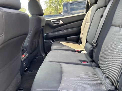 Used 2018 Nissan Pathfinder S FWD image 11