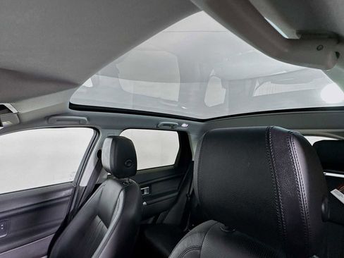 Used 2016 Land Rover Discovery Sport HSE image 13