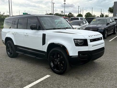 New 2025 Land Rover Defender 130 X-Dynamic SE image 9