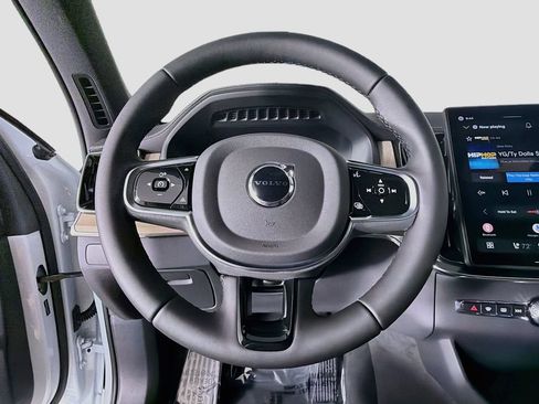 New 2026 Volvo XC90 B6 Plus w/ Protection Package Premier AWD/4WD image 11