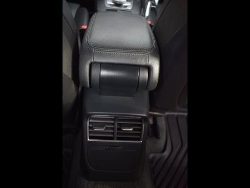 Used 2018 Audi A3 e-tron Premium Plus w/ Technology Package FWD image 27