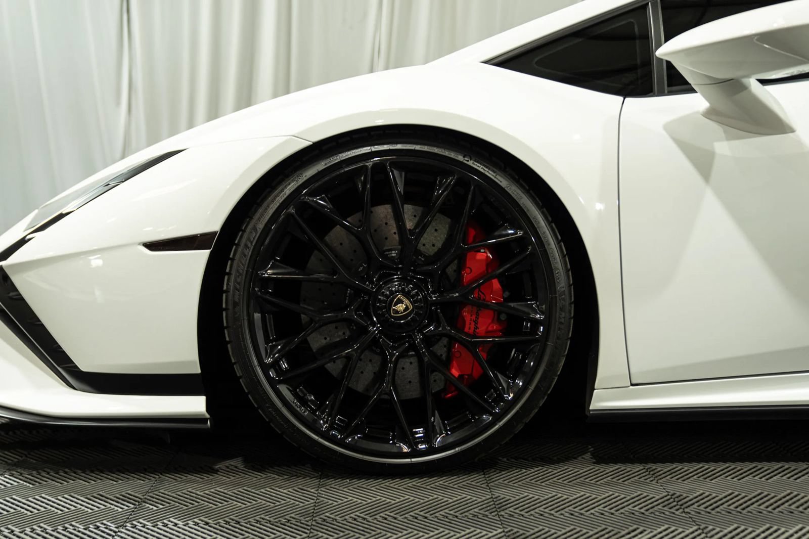 Used 2023 Lamborghini Huracan Tecnica RWD image 6