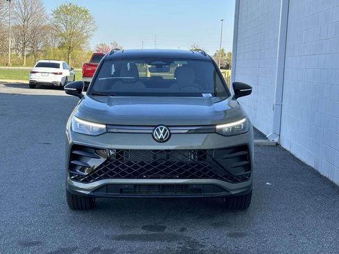 New 2026 Volkswagen Tiguan SE R-Line image 9