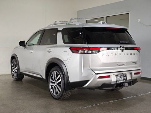 Used 2022 Nissan Pathfinder Platinum w/ Cargo Package image 6