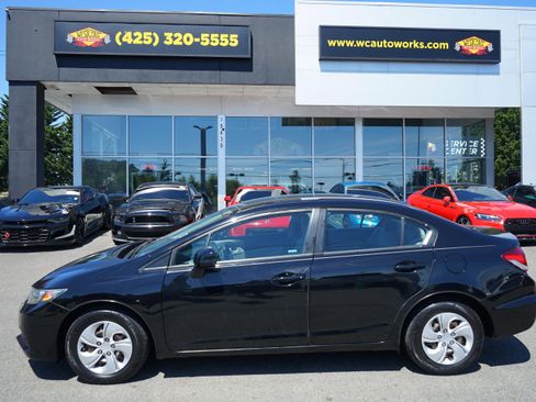 Used 2013 Honda Civic LX image 2