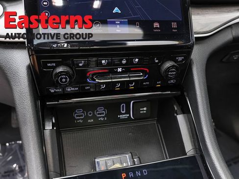 Used 2022 Jeep Grand Cherokee Limited 4xe w/ Luxury Tech Group II AWD/4WD image 21