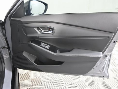Used 2025 Honda Accord Touring image 12