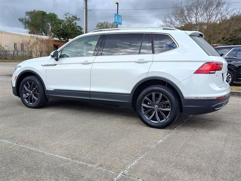 Used 2022 Volkswagen Tiguan SE image 5