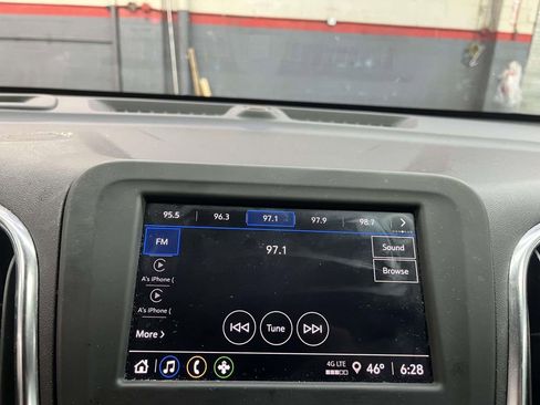 Used 2022 Chevrolet Equinox LS FWD image 15