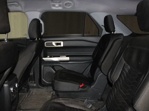 Used 2021 Ford Explorer XLT w/ Class III Trailer Tow Package image 17