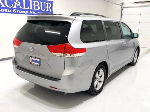 Used 2012 Toyota Sienna LE w/ Towing Pkg FWD image 8