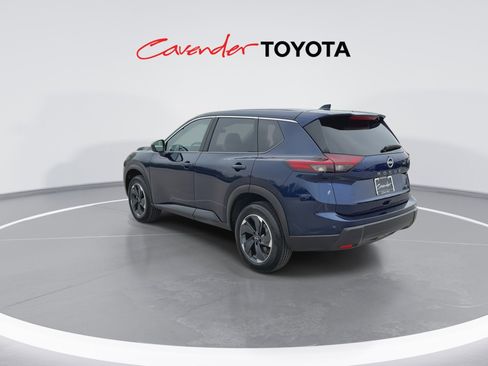 Used 2025 Nissan Rogue SV AWD/4WD image 6