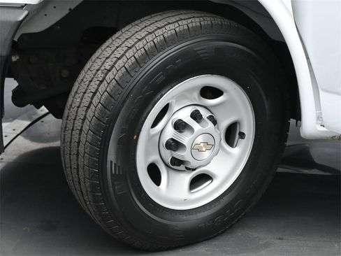 Used 2020 Chevrolet Express 2500 w/ Driver Convenience Package image 16