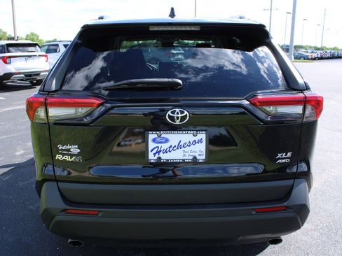 Used 2023 Toyota RAV4 XLE AWD/4WD image 7