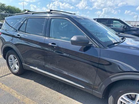 Used 2024 Ford Explorer XLT w/ Equipment Group 202A AWD/4WD image 8