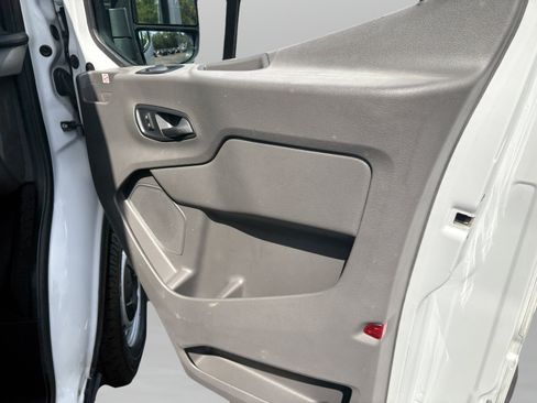 Used 2020 Ford Transit 250 Medium Roof RWD image 20