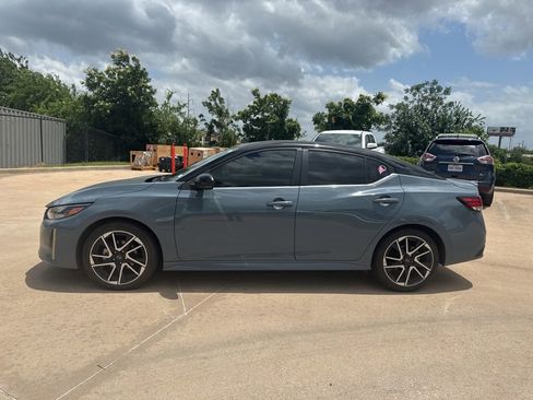 Certified 2025 Nissan Sentra SR w/ SR Premium Package FWD image 2