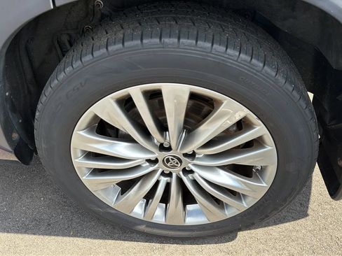Used 2021 Toyota Highlander Platinum AWD/4WD image 22