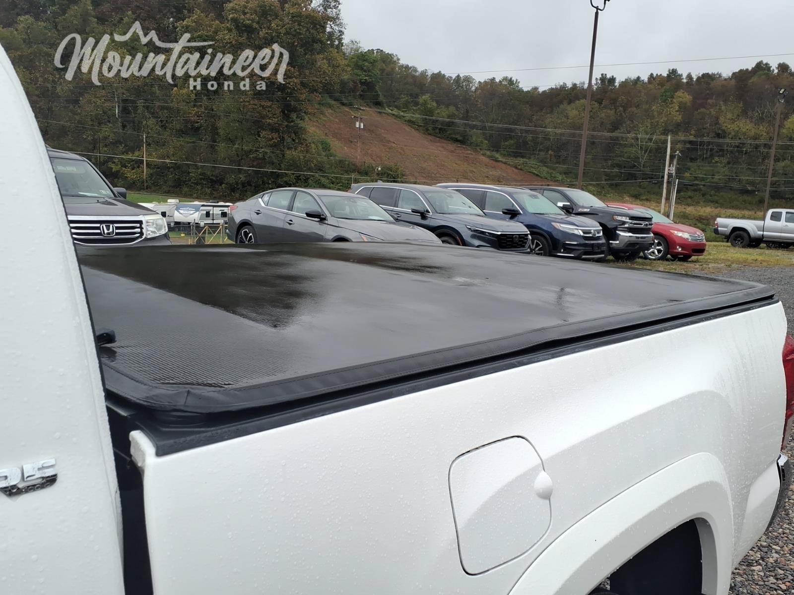 Used 2016 Toyota Tacoma SR5 RWD image 13