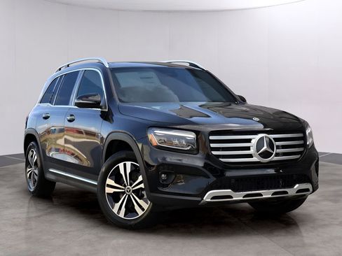 Used 2025 Mercedes-Benz GLB 250 4MATIC image 1