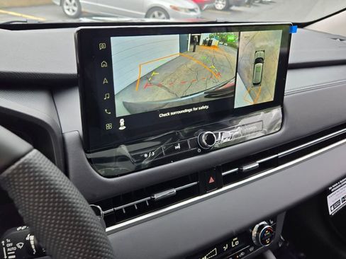 New 2025 Mitsubishi Outlander SE image 27