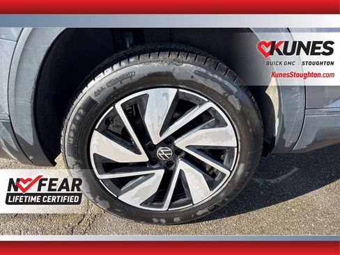 Used 2024 Volkswagen Atlas SE image 14