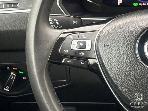 Used 2020 Volkswagen Tiguan SEL image 16