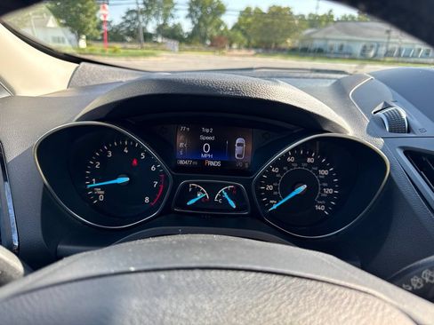 Used 2017 Ford Escape Titanium AWD/4WD image 18