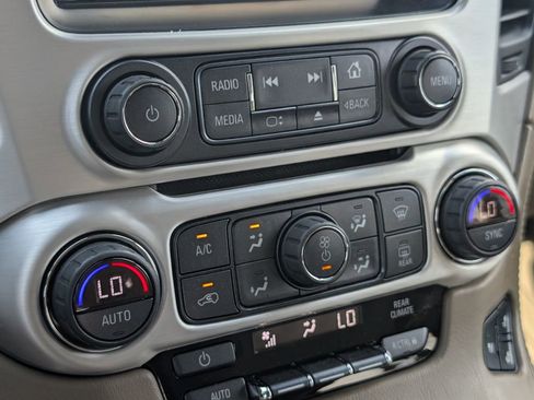 Used 2019 GMC Yukon SLT w/ Premium Edition image 22