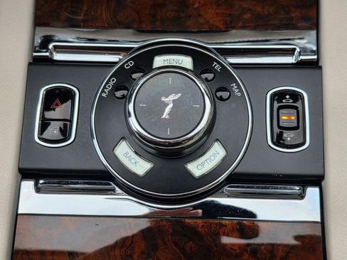 Used 2015 Rolls-Royce Ghost image 25