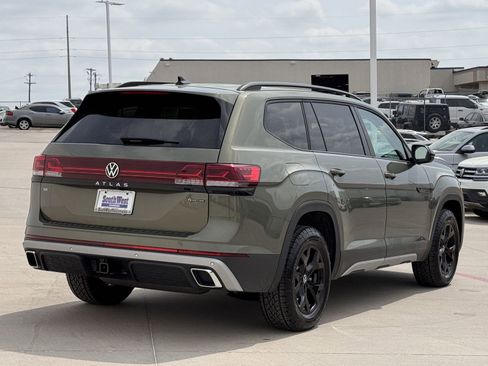New 2026 Volkswagen Atlas Peak Edition AWD/4WD image 8