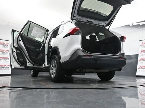 Used 2021 Toyota RAV4 LE image 45